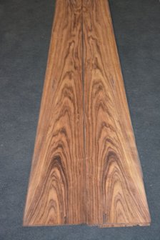 Indisch Rosewood Veneer 235 x 23-27 cm | 0.6 mm | 0,5875m&sup2;