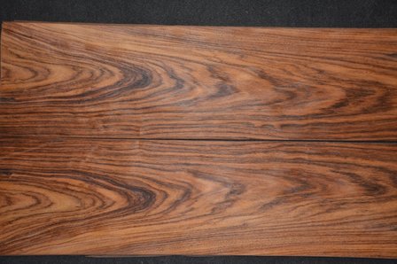 Indisch Rosewood Veneer 235 x 23-27 cm | 0.6 mm | 0,5875m&sup2;