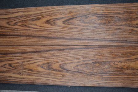 Indisch Rosewood Veneer 285 x 24-27 cm | 0.6 mm | 0,7267m&sup2;