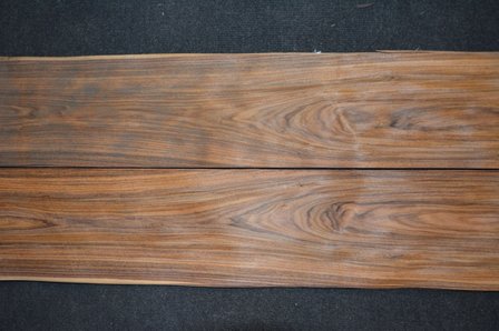 Santos Rosewood Veneer 298 x 19 cm | 0.6 mm | 0,5662m&sup2;