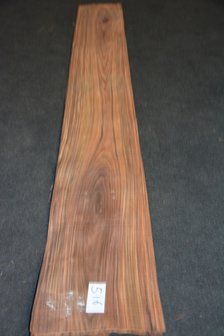 Santos Rosewood Veneer 214 x 26-29 cm | 0.6 mm | 0,5885m&sup2;