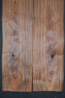 Santos Rosewood Veneer 214 x 26-29 cm | 0.6 mm | 0,5885m&sup2;