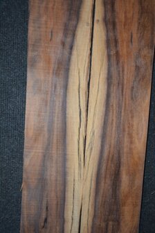 Santos Rosewood Veneer 216 x 9-13 cm | 0.6 mm | 0,2376m&sup2;