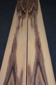 Swietenia Mahogany Veneer 242 x 49-55 cm | 0.6mm | 1,256m2