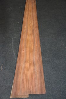 Swietenia Mahogany Veneer 300 x 37-38 cm | 0.6mm | 1,020m2