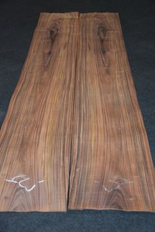 Swietenia Mahogany Veneer 242 x 44-45 cm | 0.6mm | 1,077m2