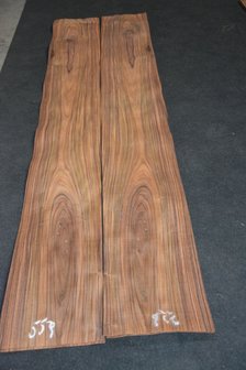 Santos Rosewood Veneer 213 x 25-29 cm | 0.6 mm | 0,5751m&sup2;