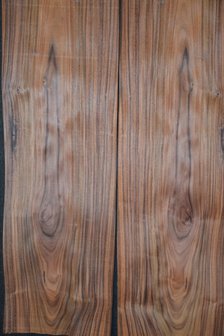 Santos Rosewood Veneer 213 x 25-29 cm | 0.6 mm | 0,5751m&sup2;