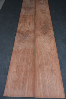 Afrikaans Rosewood Veneer 250 x 33 cm | 0.6 mm | 0,825m&sup2;