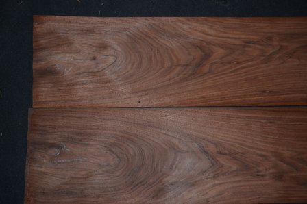 Afrikaans Rosewood Veneer 250 x 33 cm | 0.6 mm | 0,825m&sup2;