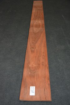 Afrikaans Rosewood Veneer 250 x 22 cm | 0.6 mm | 0,55m&sup2;