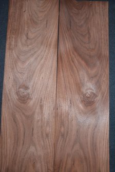 Afrikaans Rosewood Veneer 200 x 27 cm | 0.6 mm | 0,54m&sup2;