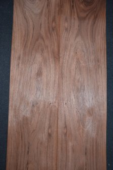 Afrikaans Rosewood Veneer 200 x 27 cm | 0.6 mm | 0,54m&sup2;