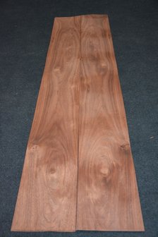 Afrikaans Rosewood Veneer 135 x 19 cm | 0.6 mm | 0,2565m&sup2;