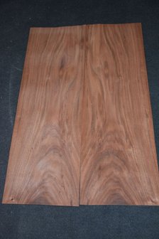 Afrikaans Rosewood Veneer 93 x 29-31 cm | 0.6 mm | 0,279m&sup2;