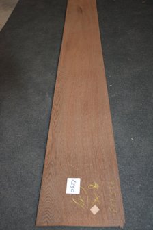 Wenge Veneer 227 x 24 cm | 0.6 mm | 0,55m&sup2;