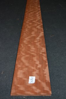 Makore Veneer 223 x 25-27 cm | 0.6mm | 0,58m&sup2;