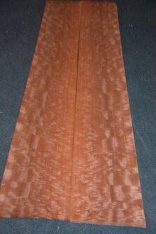 Makore Veneer 212 x 34 cm | 0.6mm | 0,72m&sup2;
