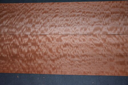 Makore Veneer 213 x 40-41 cm | 0.6mm | 0,86m&sup2;