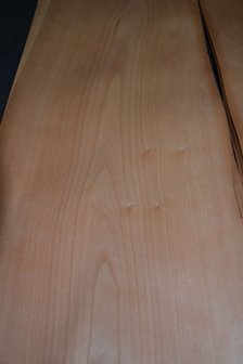 Cherry Veneer 95 x 31 cm | 0.6mm | 0,29m&sup2;