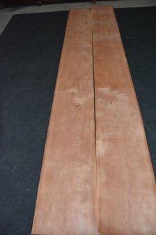 Cherry Veneer 296 x 31-33 cm | 0.6mm | 0,95m&sup2;