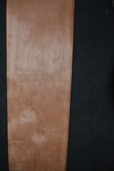 Cherry Veneer 296 x 31-33 cm | 0.6mm | 0,95m&sup2;
