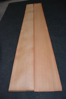 Oregon Pine Veneer 215 x 19-24 cm | 0.6 mm | 0,48m&sup2;