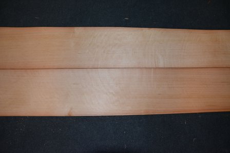 Oregon Pine Veneer 215 x 19-24 cm | 0.6 mm | 0,48m&sup2;