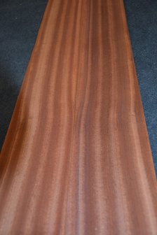 Sipo Mahogany Veneer 225 x 15 cm | 0.6mm | 0,3375