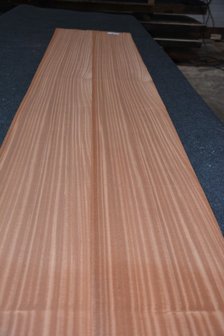 Sapelli Mahogany Veneer 221 x 24-26 cm | 0.6mm | 0,553m&sup2;