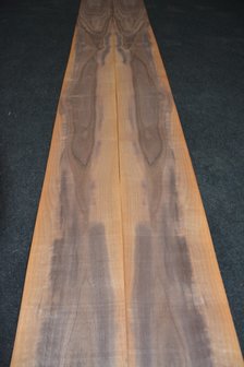 American Walnut Veneer 435 x 17-21 cm | 0.6mm | 0,827m&sup2;