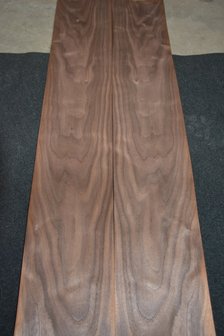 American Walnut Veneer 435 x 17-21 cm | 0.6mm | 0,827m&sup2;