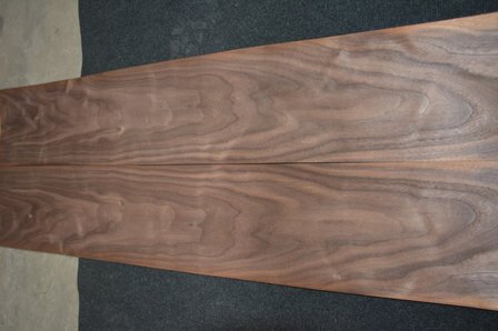 American Walnut Veneer 435 x 17-21 cm | 0.6mm | 0,827m&sup2;