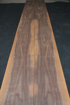 American Walnut Veneer 435 x 23-26 cm | 0.6mm | 1,065m&sup2;