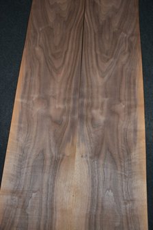 American Walnut Veneer 435 x 23-26 cm | 0.6mm | 1,065m&sup2;