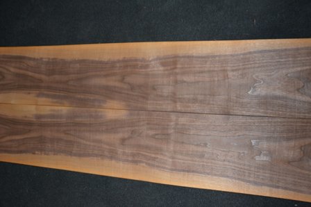 American Walnut Veneer 435 x 23-26 cm | 0.6mm | 1,065m&sup2;