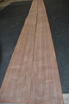 American Walnut Veneer 425 x 20-24 cm | 0.6mm | 0,935m&sup2;