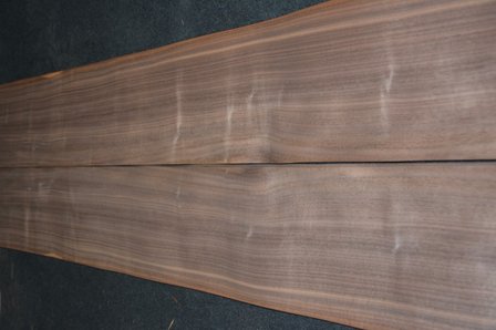 American Walnut Veneer 425 x 20-24 cm | 0.6mm | 0,935m&sup2;