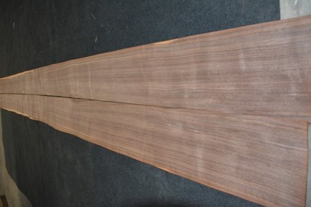 American Walnut Veneer 425 x 20-24 cm | 0.6mm | 0,935m&sup2;
