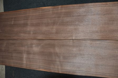 American Walnut Veneer 425 x 20-24 cm | 0.6mm | 0,935m&sup2;