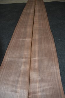 American Walnut Veneer 435 x 17-19 cm | 0.6mm | 0,783m&sup2;