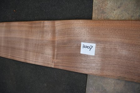 American Walnut Veneer 435 x 17-19 cm | 0.6mm | 0,783m&sup2;