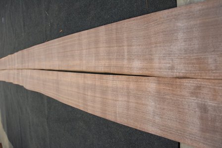 American Walnut Veneer 435 x 17-19 cm | 0.6mm | 0,783m&sup2;