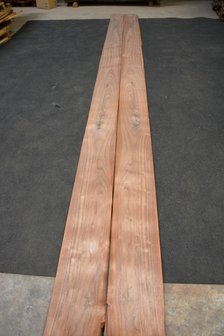 American Walnut Veneer 440 x 20 cm | 0.6mm | 0,880m&sup2;