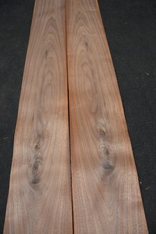 American Walnut Veneer 440 x 20 cm | 0.6mm | 0,880m&sup2;