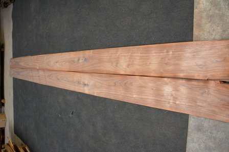 American Walnut Veneer 440 x 20 cm | 0.6mm | 0,880m&sup2;