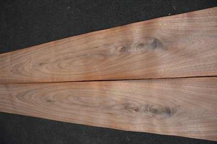 American Walnut Veneer 440 x 20 cm | 0.6mm | 0,880m&sup2;