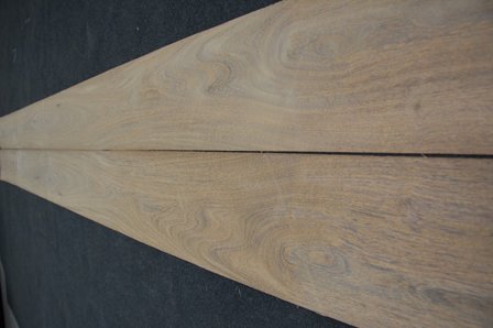 Brownheart Veneer 325 x 22 cm | 0.6mm | 0,715m&sup2;