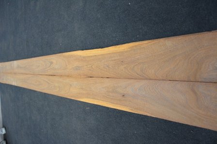 Brownheart Veneer 325 x 15 cm | 0.6mm | 0,488m&sup2;