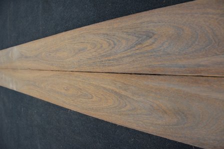 Brownheart Veneer 325 x 15 cm | 0.6mm | 0,488m&sup2;
